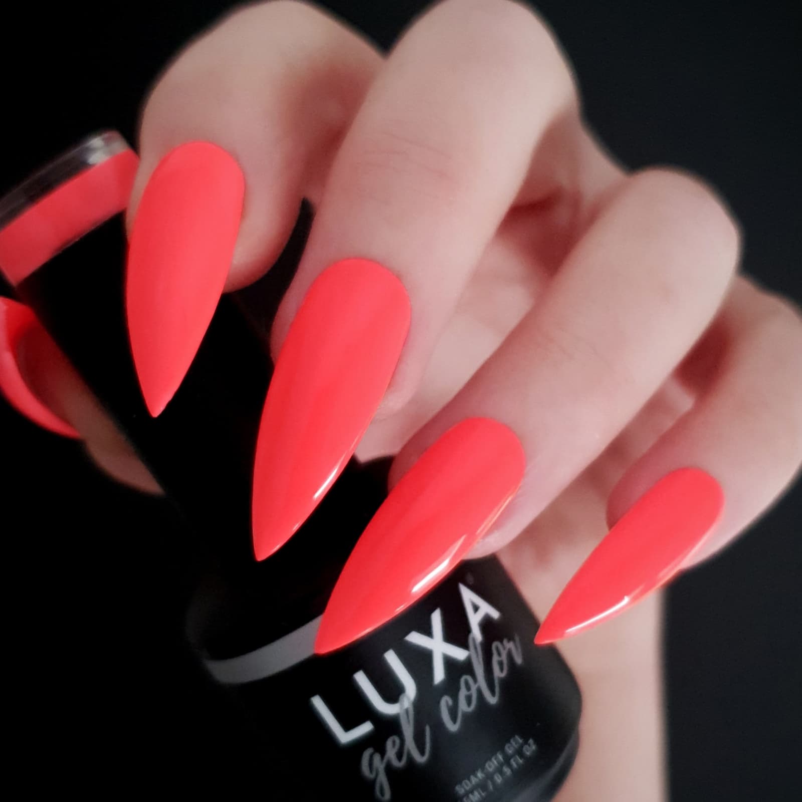 Luxa Pivot Punch