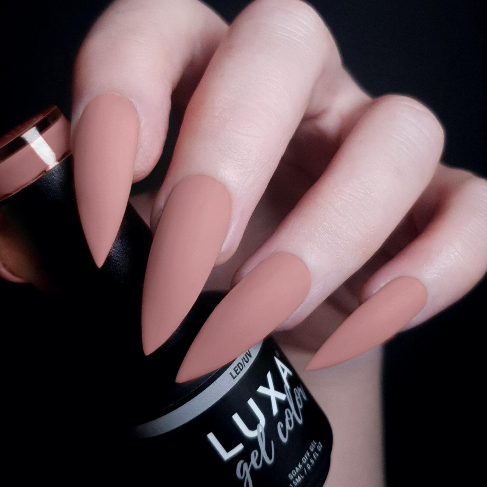 Luxa Send Nudes