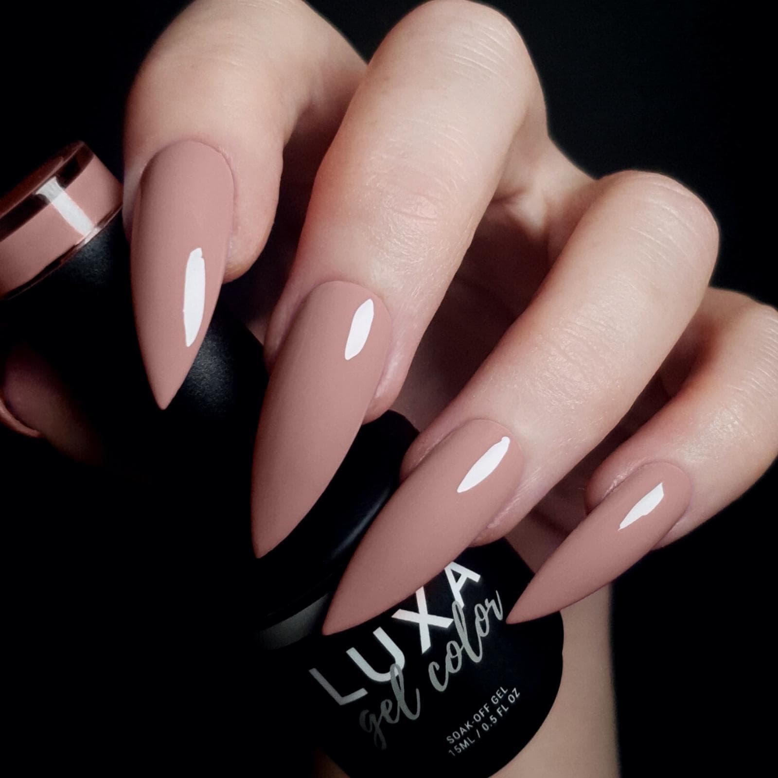 Luxa Send Nudes
